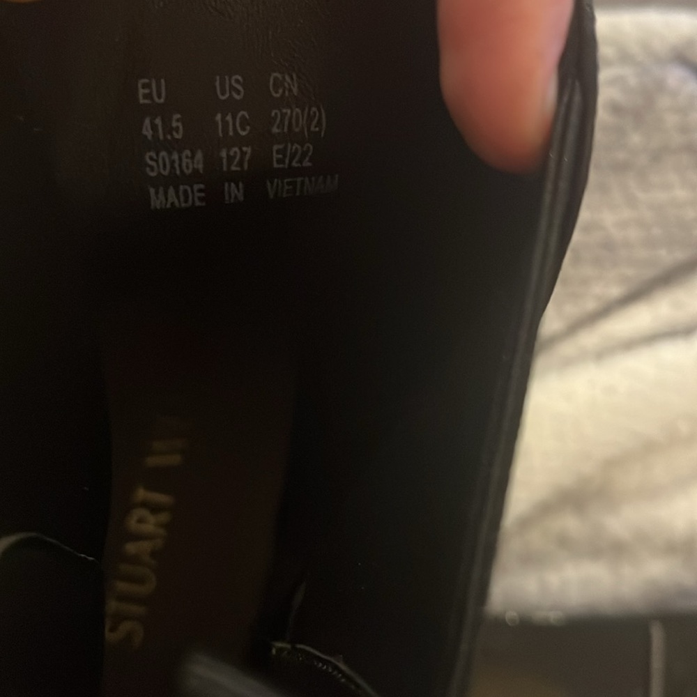 Stuart Weitzman - Picture 7 of 7